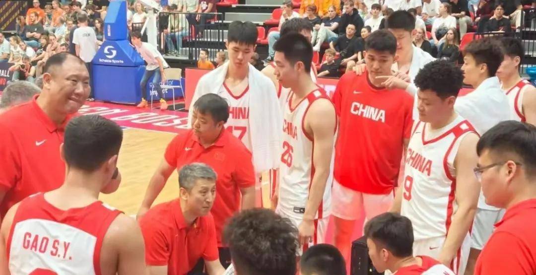 浓眉哥在FPX比赛中出色防守，领先优势明显引发热议！的简单介绍-开云真人平台